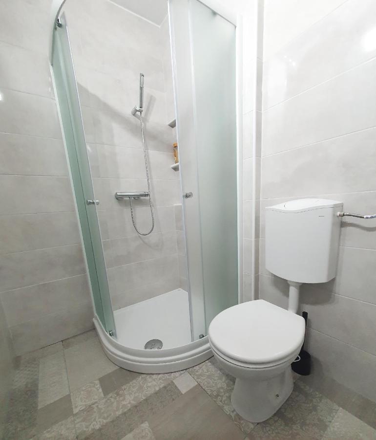 Apartman Ante Vinkovci Exterior foto
